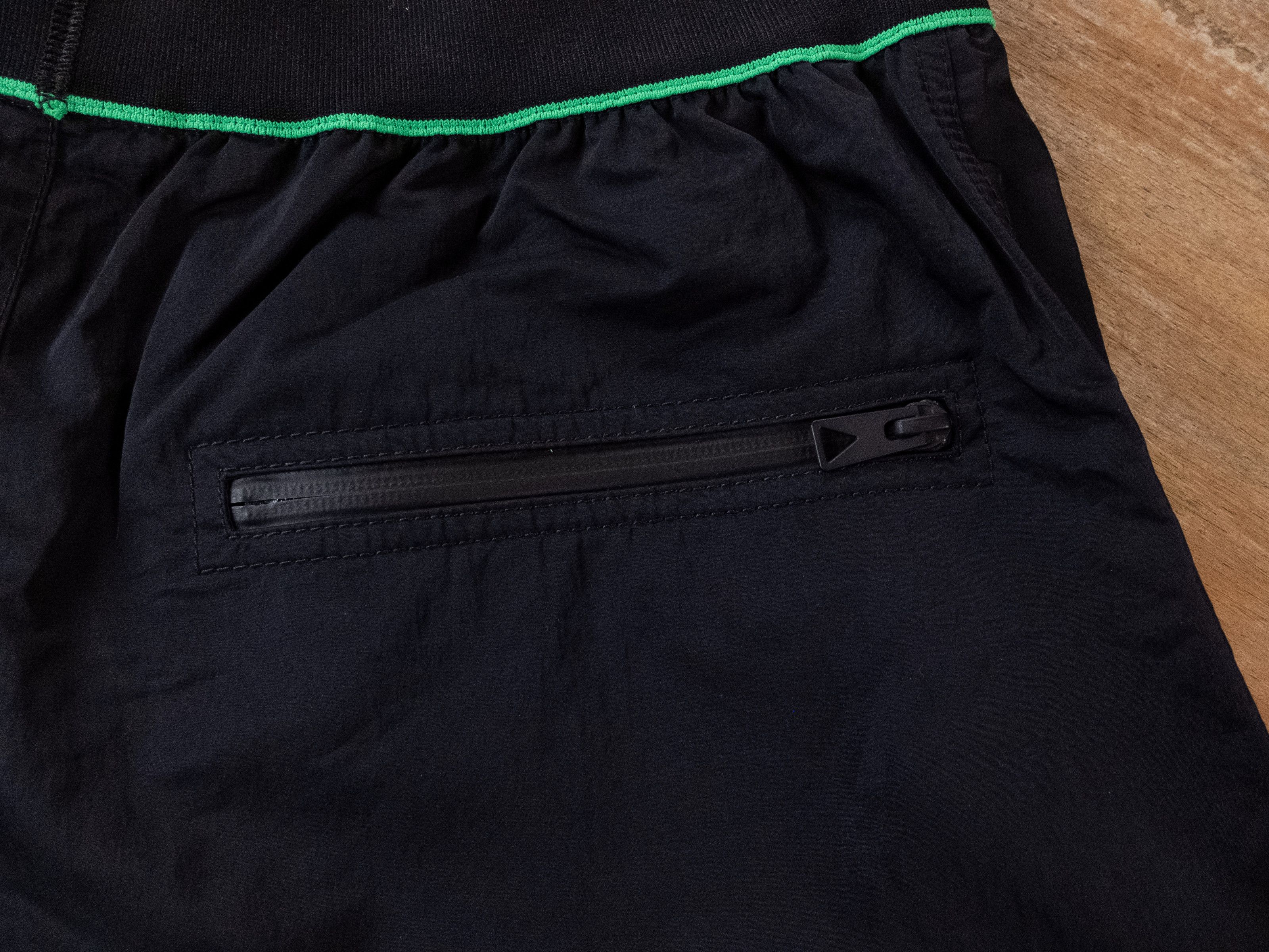 Bottega Veneta BOTTEGA VENETA black nylon bermuda track shorts Large q Size US 34 / EU 50 - 11 Thumbnail