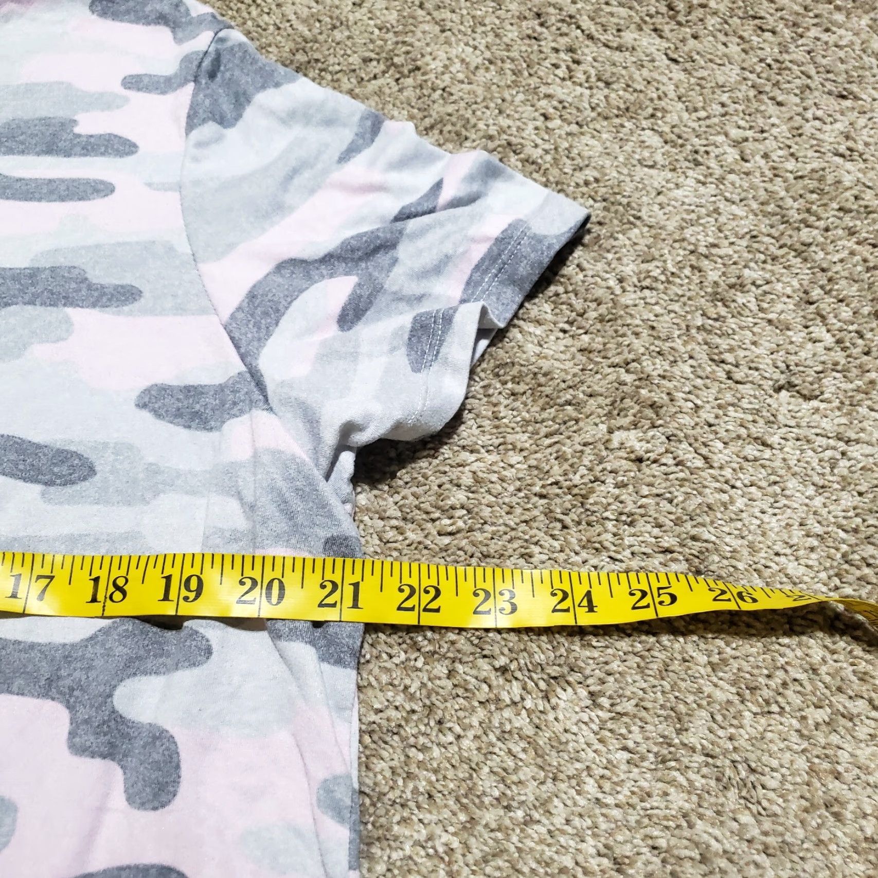 Vintage Hello Gorgeous Women's Pajama Shirt Camouflage Pink & Gray Adult Size L Large Size S / US 4 / IT 40 - 5 Thumbnail