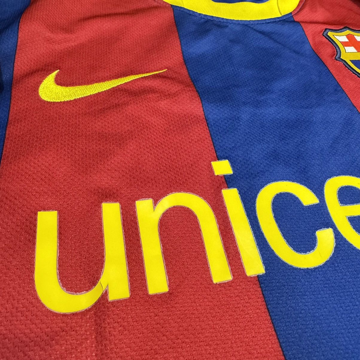 Nike Barcelona 10/11 home shirt #6 Xavi Size US S / EU 44-46 / 1 - 4 Thumbnail