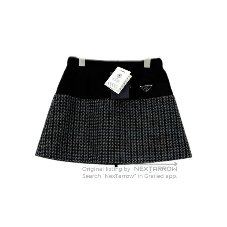 Prada Prada Dark gray checkered triangle stitching sheep wool sh Size 26" / US 2 / IT 38 - 1 Thumbnail
