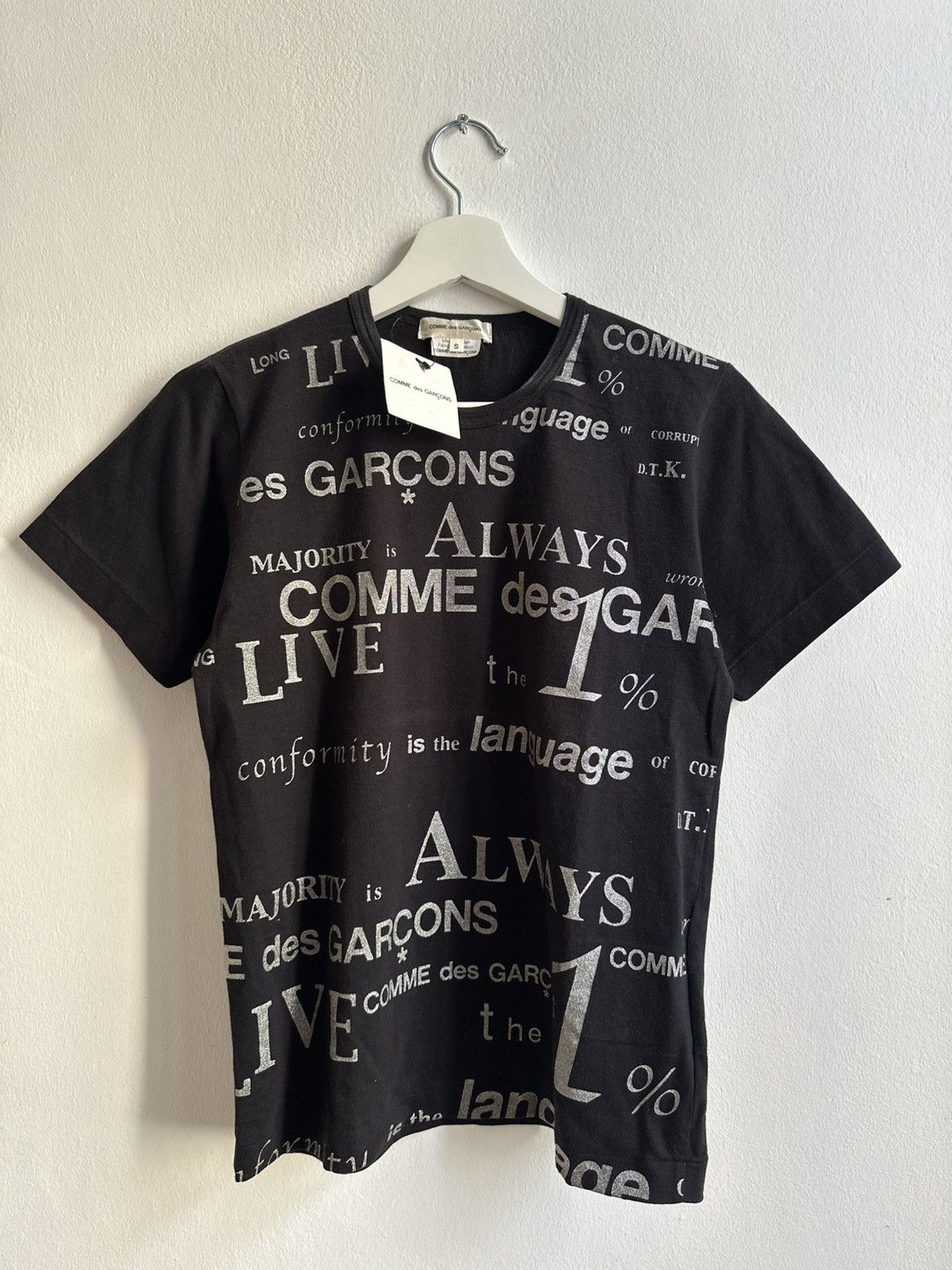 Comme des Garcons COMME des Garçons vintage Lettering Print Archive T-Shirt Size US S / EU 44-46 / 1 - 12 Thumbnail