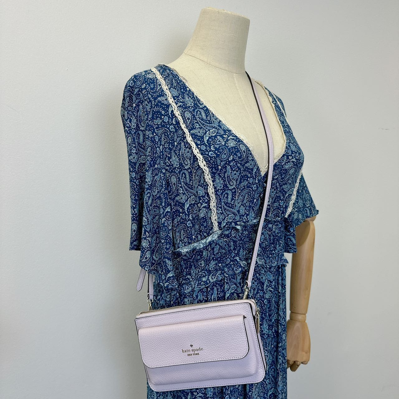 Kate Spade Kate Spade Leila Small Leather Crossbody Lilac Moon K8284 Size ONE SIZE - 1 Thumbnail