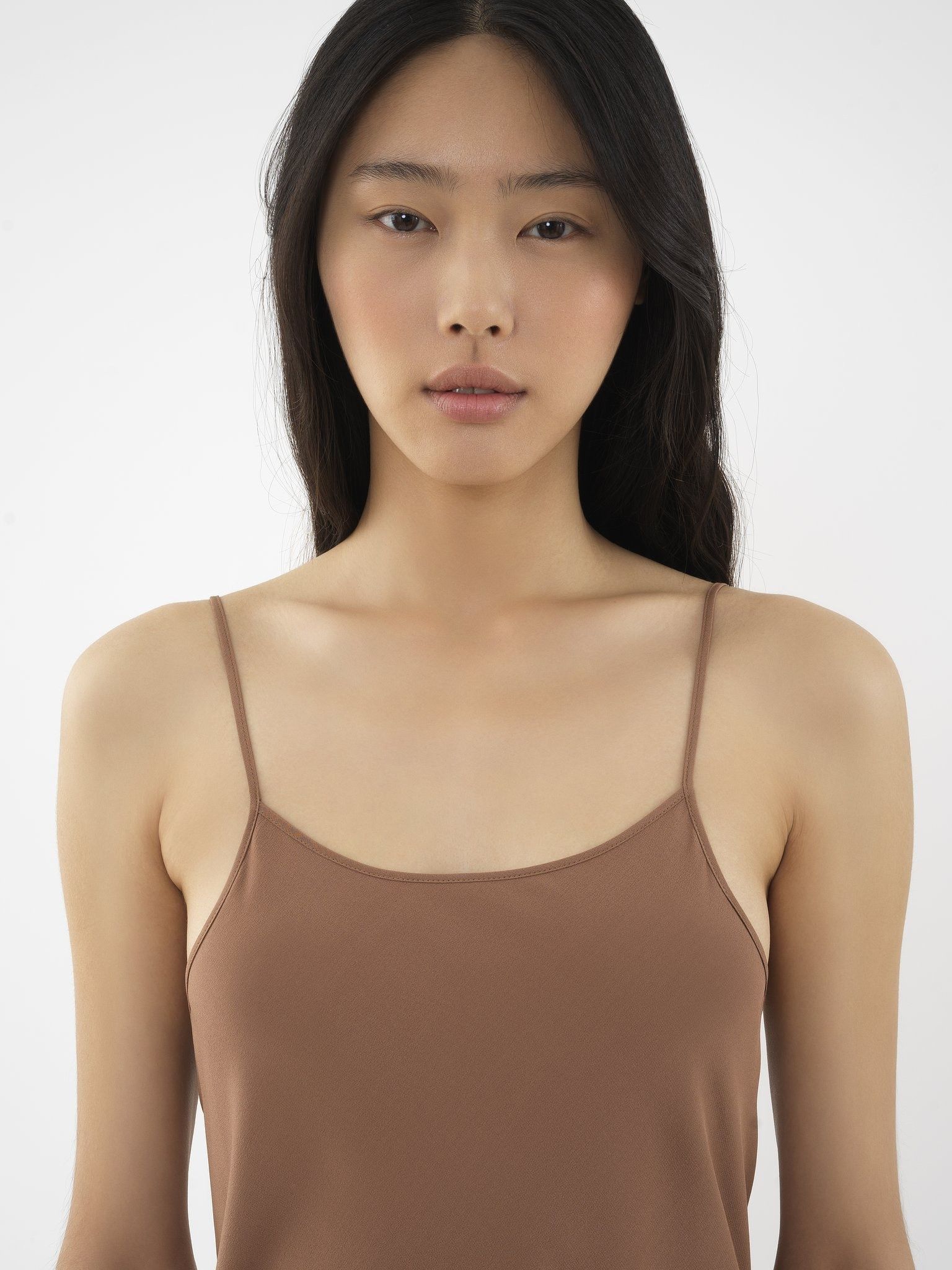 o1loc1c0325 CHC24 Dress in Brown