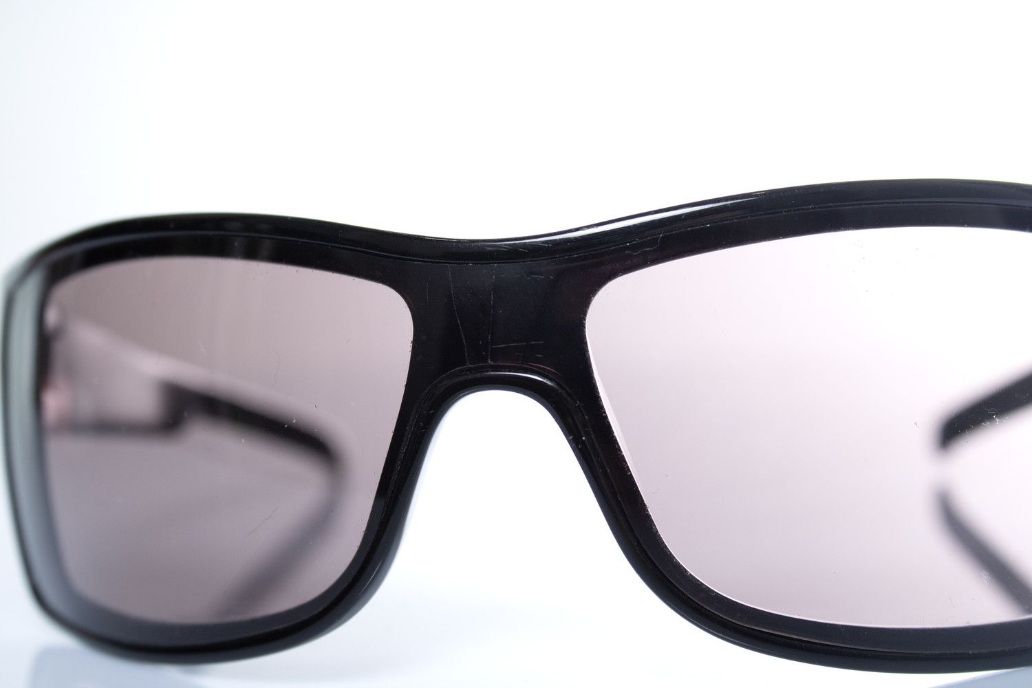 Gucci Gucci, shield sunglasses in black Size ONE SIZE - 9 Thumbnail