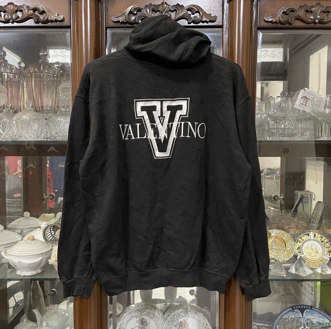 Valentino Distressed vintage valentino embroidered logo hoodie Size US M / EU 48-50 / 2 - 1 Thumbnail
