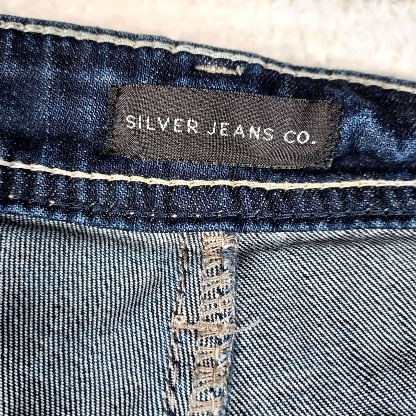 Silver Jeans Co. Silver Jeans Suki Capri Women Distressed Blue Jeans W31 L22.5 Capri Jeans 5-Pocket Blue Denim Slim Regular Womens Size 24" / US 00 / IT 34 - 3 Thumbnail