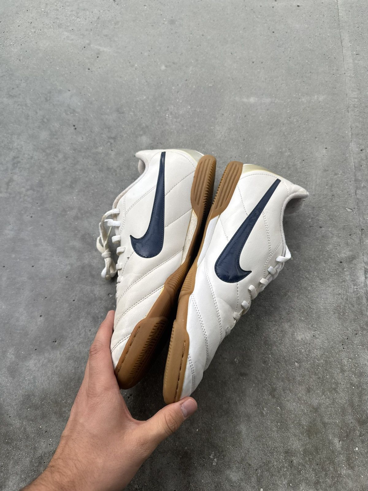 Nike Vintage Nike Tiempo 2012 in Mint Condition Streetwear soccer Size US 11.5 / EU 44-45 - 4 Thumbnail