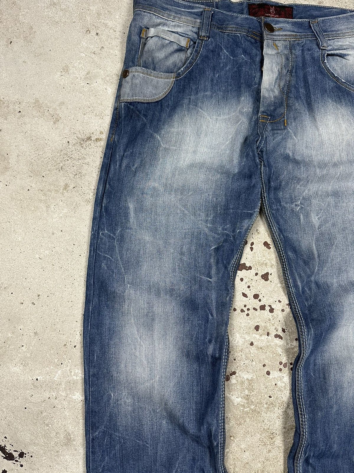 Affliction × Japanese Brand × Vintage Vintage Y2K Acid Washed Blue Baggy Denim Pants Jeans Size US 36 / EU 52 - 6 Thumbnail