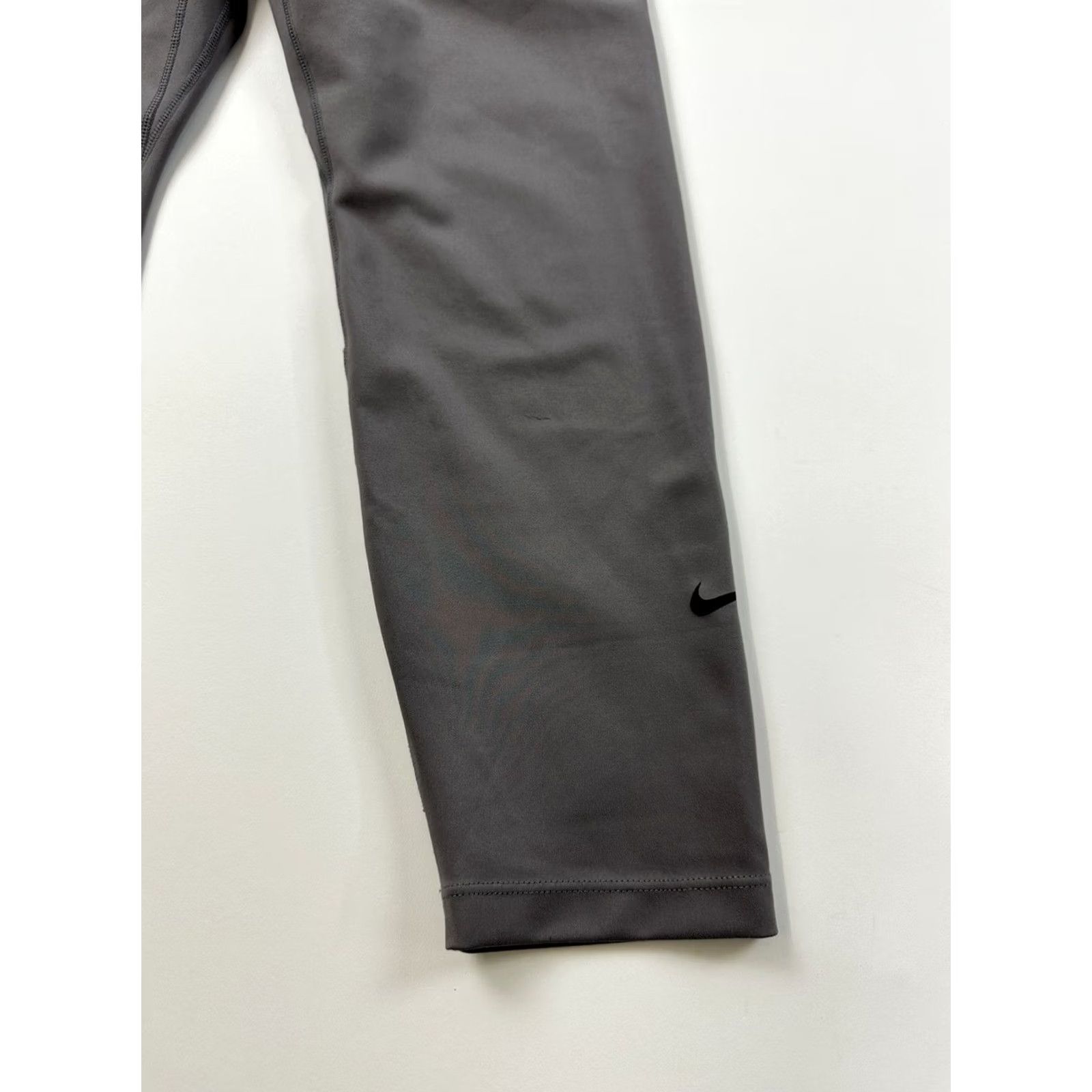 Nike Nike Cropped Womens L Gray One Leggings Women Grey BV0001 Size 36" / US 14 / IT 50 - 4 Thumbnail