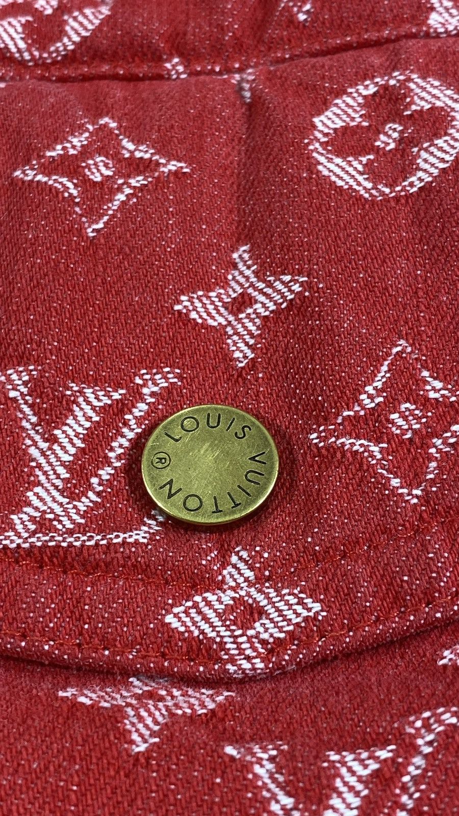 Louis Vuitton × Supreme Louis Vuitton X SUPREME 1 OF 1 Unreleased Sample Red Parka Size US M / EU 48-50 / 2 - 20 Thumbnail