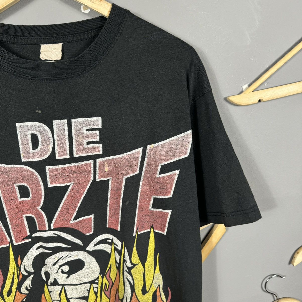 Band Tees × Vintage Vintage 1993 Die Arzte Kopfüber in Die Hölle AOP T-shirt Size US XL / EU 56 / 4 - 7 Thumbnail