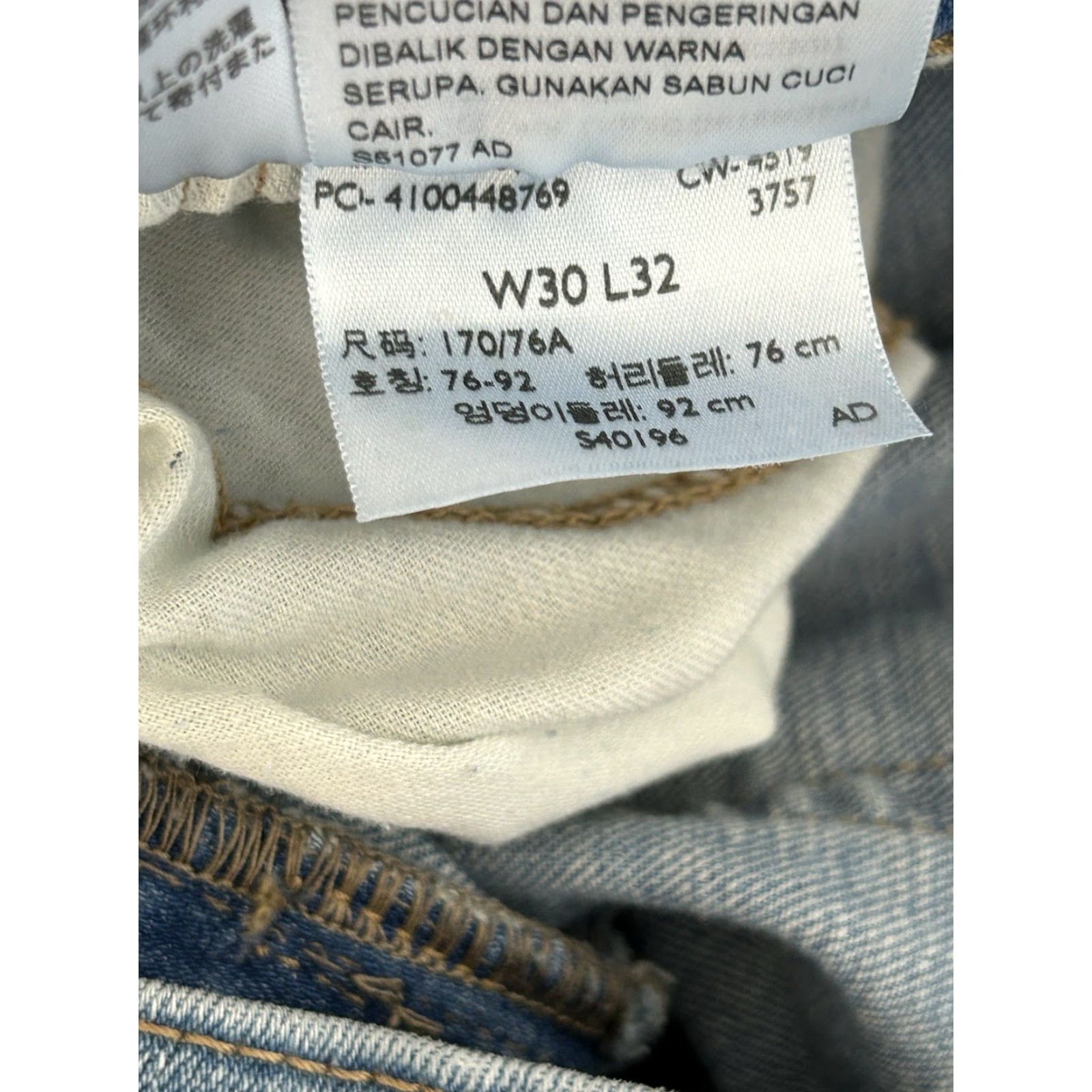 Levi's Levi's 502 Denim Jeans Tapered Leg Blue Wash Denim 30x32 Men's Regular Inseam 32 Jeans Blue Size US 30 / EU 46 - 4 Thumbnail