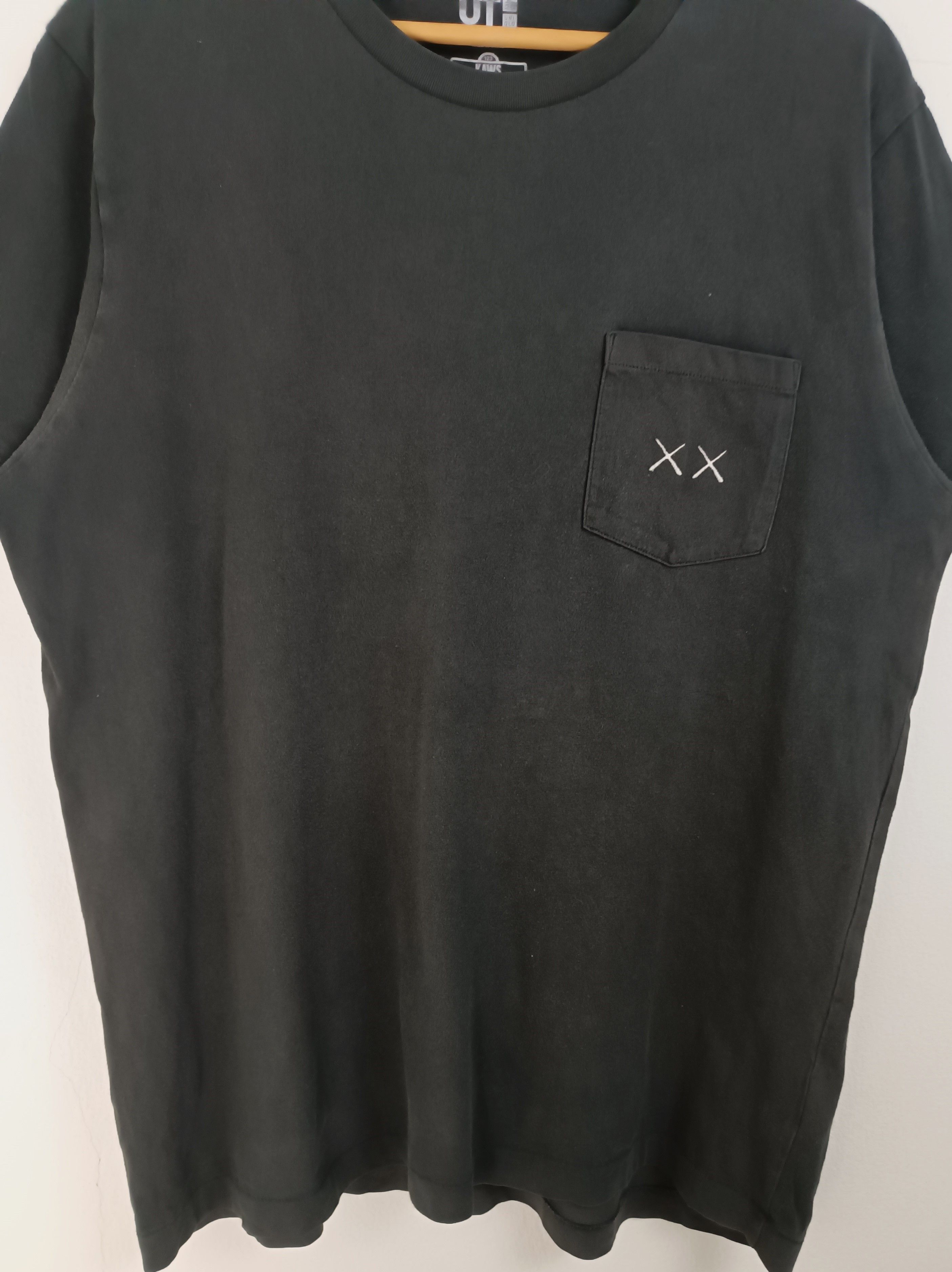 Kaws VINTAGE FADED KAWS X SESAME STREET POCKET TEE VERY RARE Size US L / EU 52-54 / 3 - 8 Thumbnail
