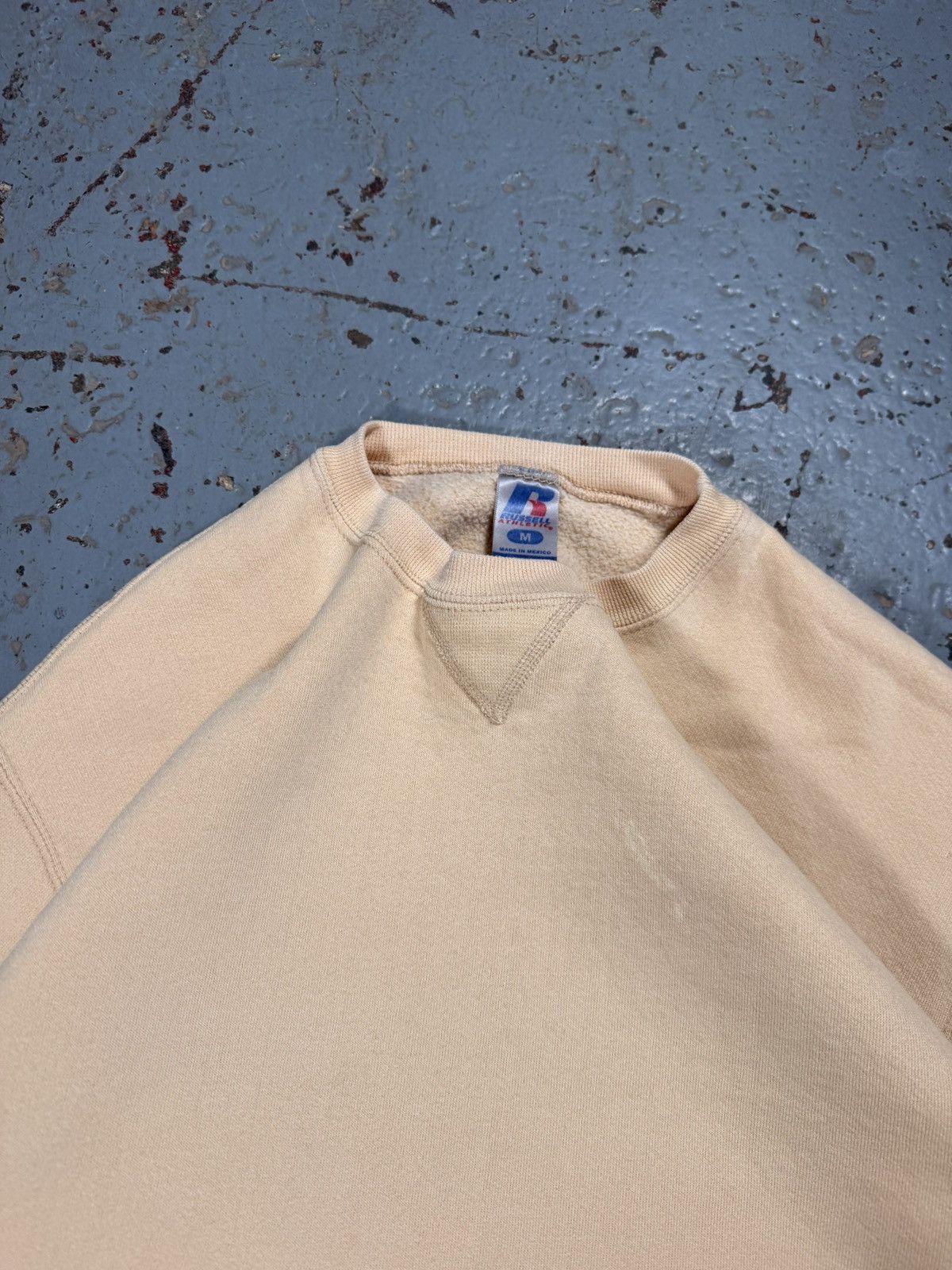 Russell Athletic Vintage Russell Athletics Blank Sun Faded Beige Crewneck Size US M / EU 48-50 / 2 - 4 Thumbnail