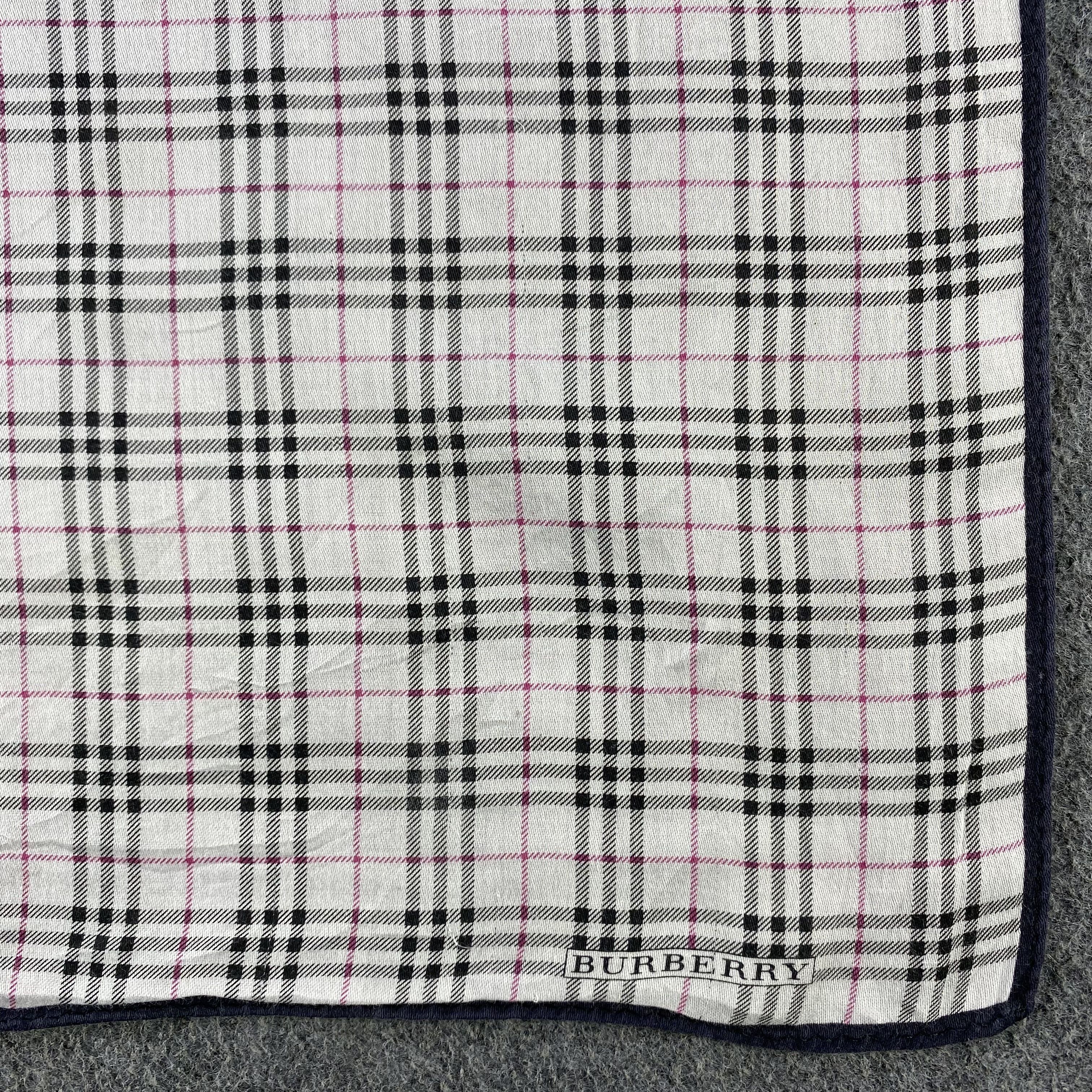 Burberry × Vintage Burberry Handkerchief/Neckerchief/Bandana HC764 Size ONE SIZE - 3 Thumbnail