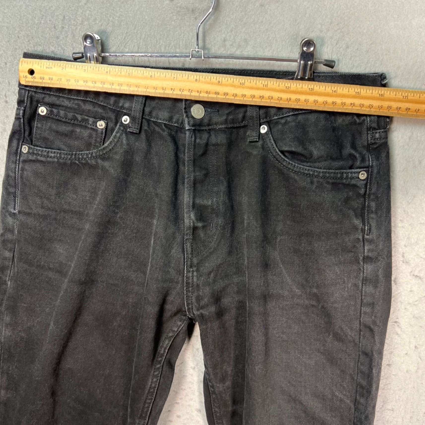 Weekday Weekday Jeans Mens 32x27 Black Denim Straight 5-Pocket Vintage No N/A Frayed Hem Tight? (use original words only) Size US 32 / EU 48 - 6 Thumbnail
