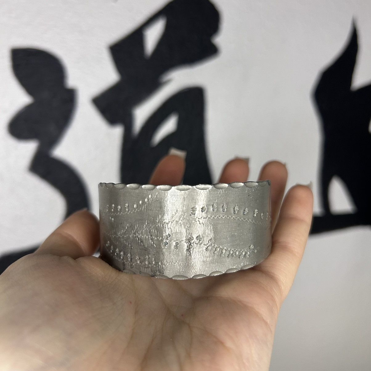 Japanese Brand Vintage Engraved Bangle Size ONE SIZE - 1 Thumbnail