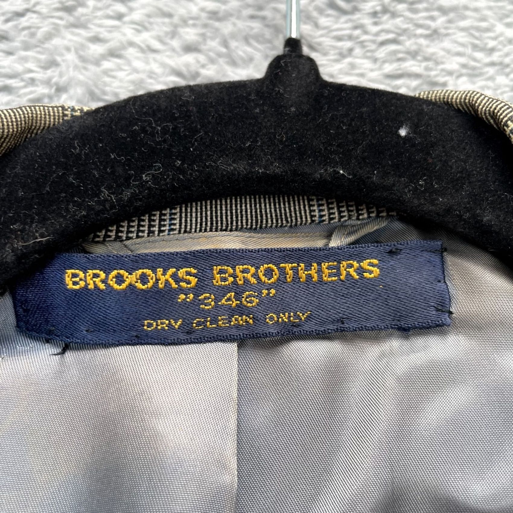 Brooks Brothers 2. The new title focuses on most important selling points and keywords: "Vintage Brooks Brothers Jacket", "Regular Gray", "45 Plaid", "Business Size US L / EU 52-54 / 3 - 7 Thumbnail