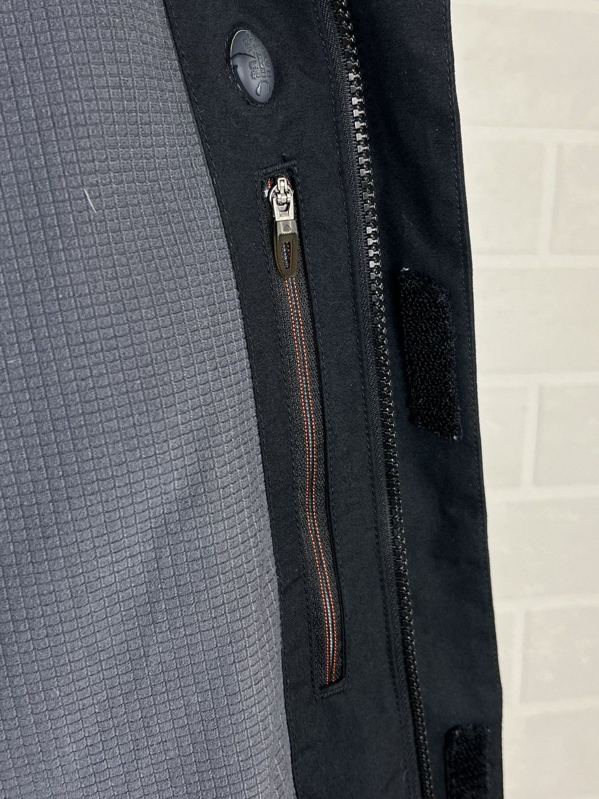 Nike ACG NIKE ACG Jacket Waterproof Gore Tex 2 Logos Vintage Black Size US M / EU 48-50 / 2 - 13 Thumbnail