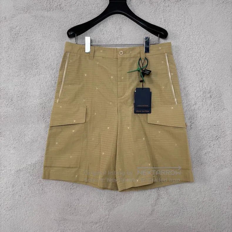 Louis Vuitton Louis Vuitton size US 48 Dark full print cargo shorts Size US 32 / EU 48 - 1 Thumbnail