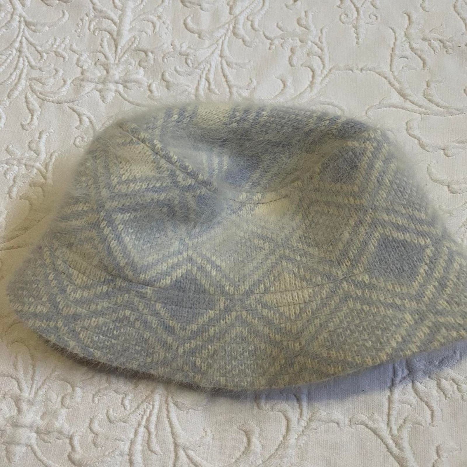 Other Baby blue white fuzzy bucket hat Size ONE SIZE - 3 Thumbnail