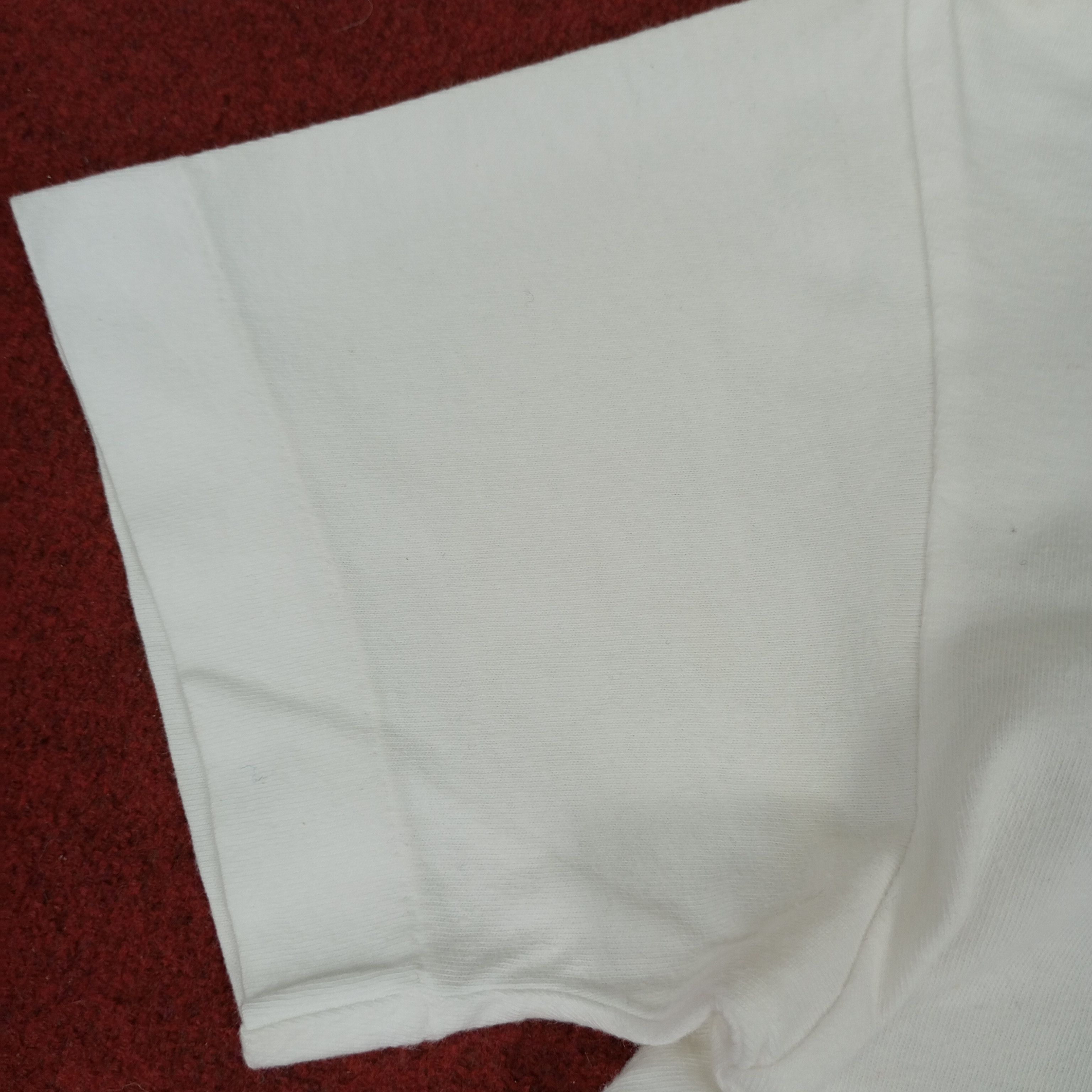 Comme des Garcons Play Comme Des Garcons Japanese Brand Logo Design Tshirt Size US XS / EU 42 / 0 - 10 Thumbnail