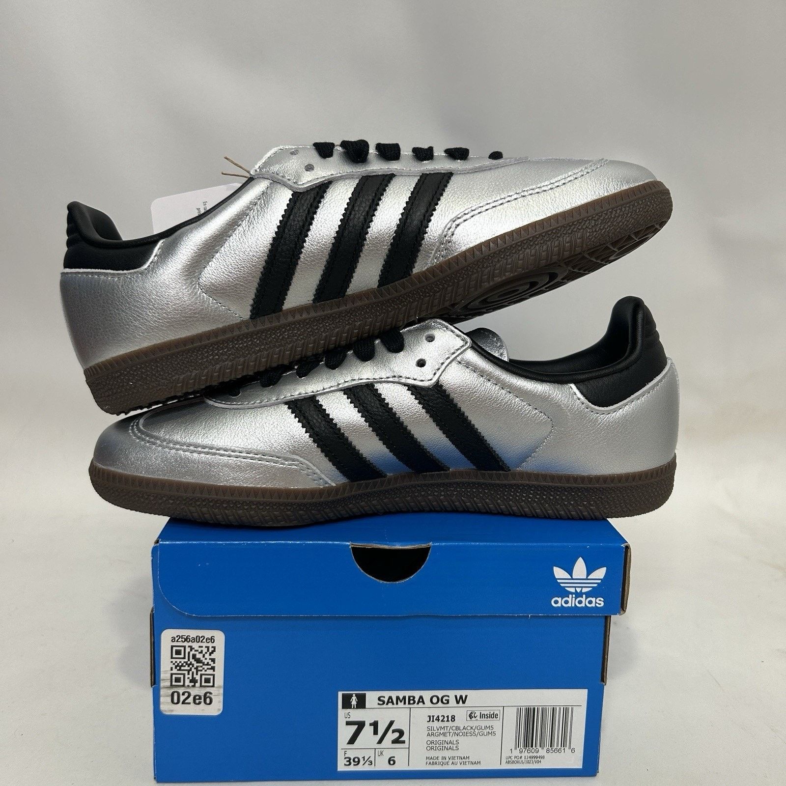 Adidas adidas Samba OG WMNS “Silver Metallic” JI4218 Size US 7.5 / IT 37.5 - 3 Thumbnail
