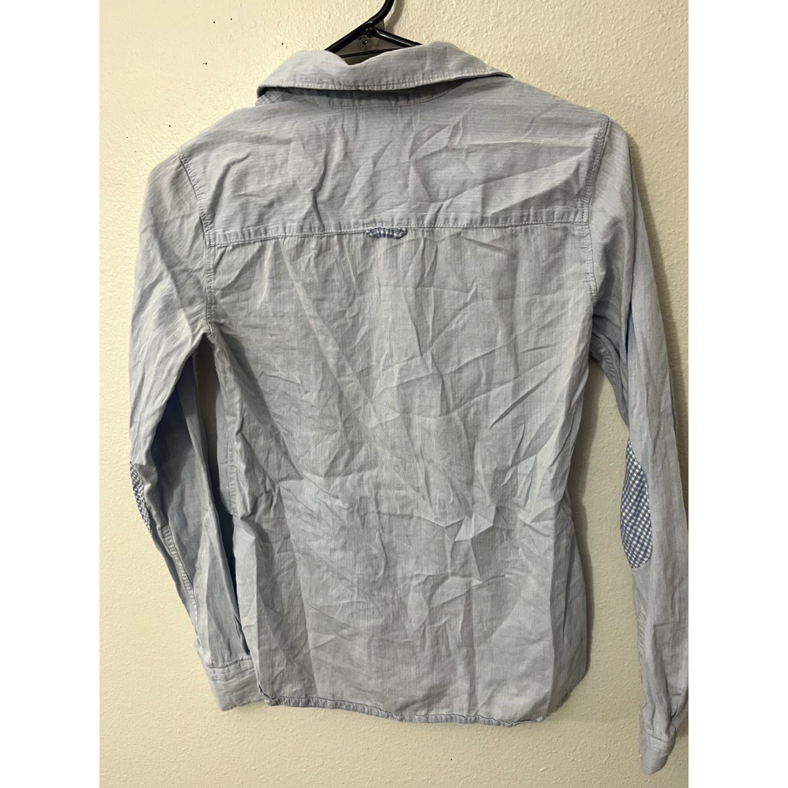 H&M H&M Women’s Fitted Button-Up Shirt Size 4 Long Sleeve Solid Blue Cotton Size S / US 4 / IT 40 - 2 Thumbnail