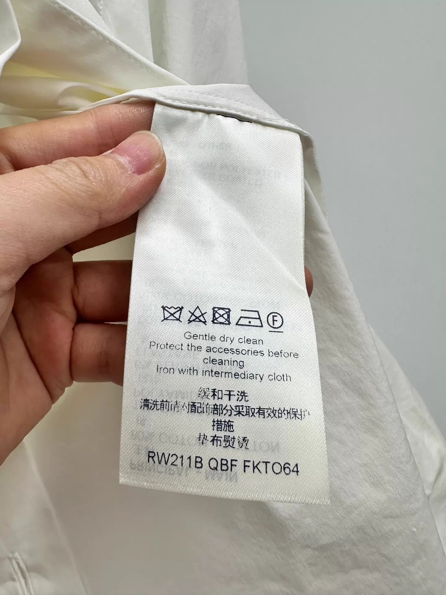 Louis Vuitton Louis Vuitton 36 Shirt Size XS / US 0-2 / IT 36-38 - 8 Thumbnail