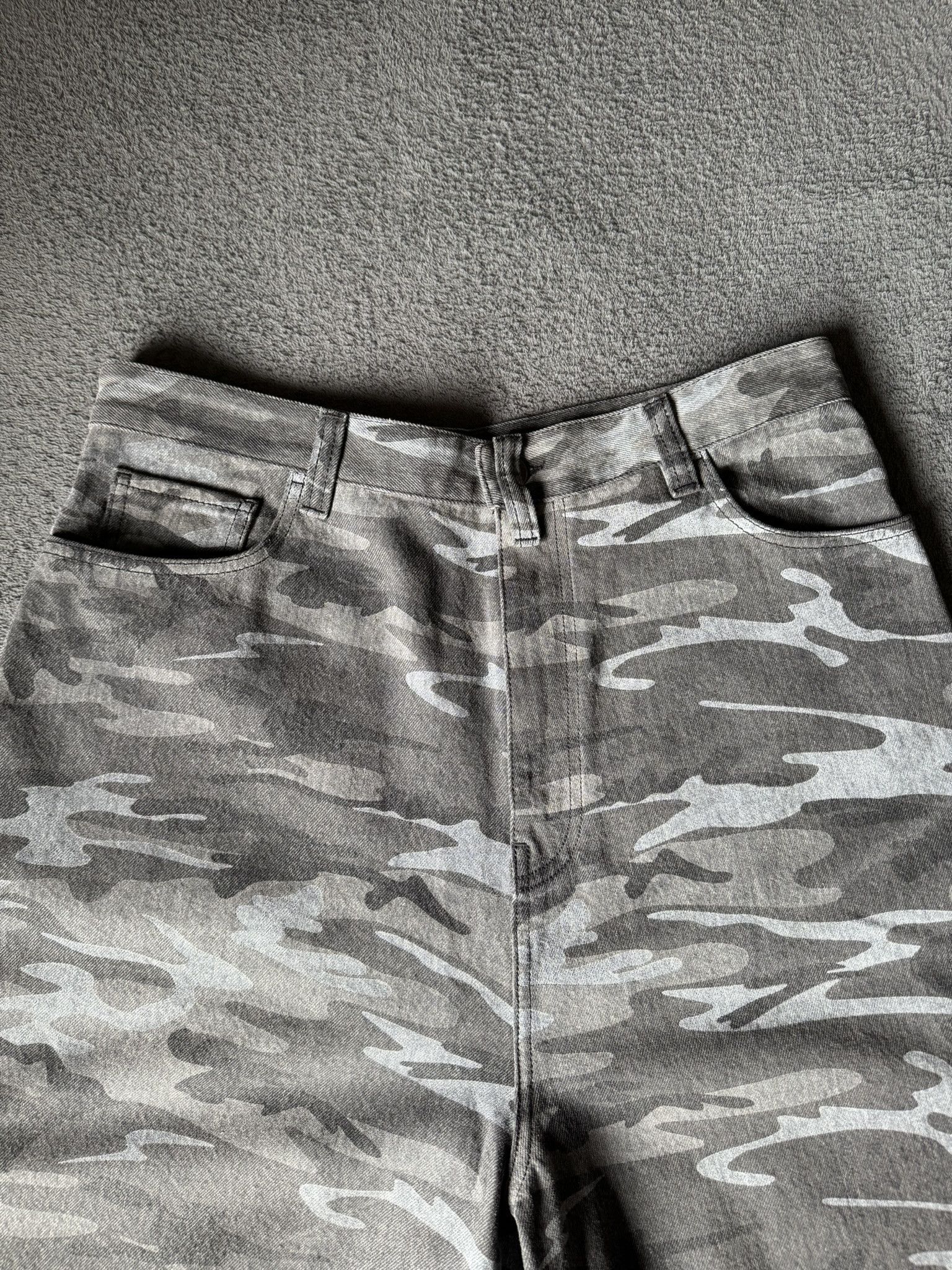 Balenciaga Balenciaga Wide Baggy Camo Denim Size US 32 / EU 48 - 2 Thumbnail
