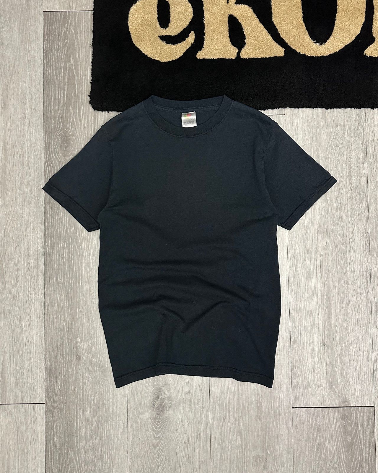 Vintage Vintage Italy Italia Numero Uno Faded Black T-Shirt - Small Size US S / EU 44-46 / 1 - 2 Thumbnail
