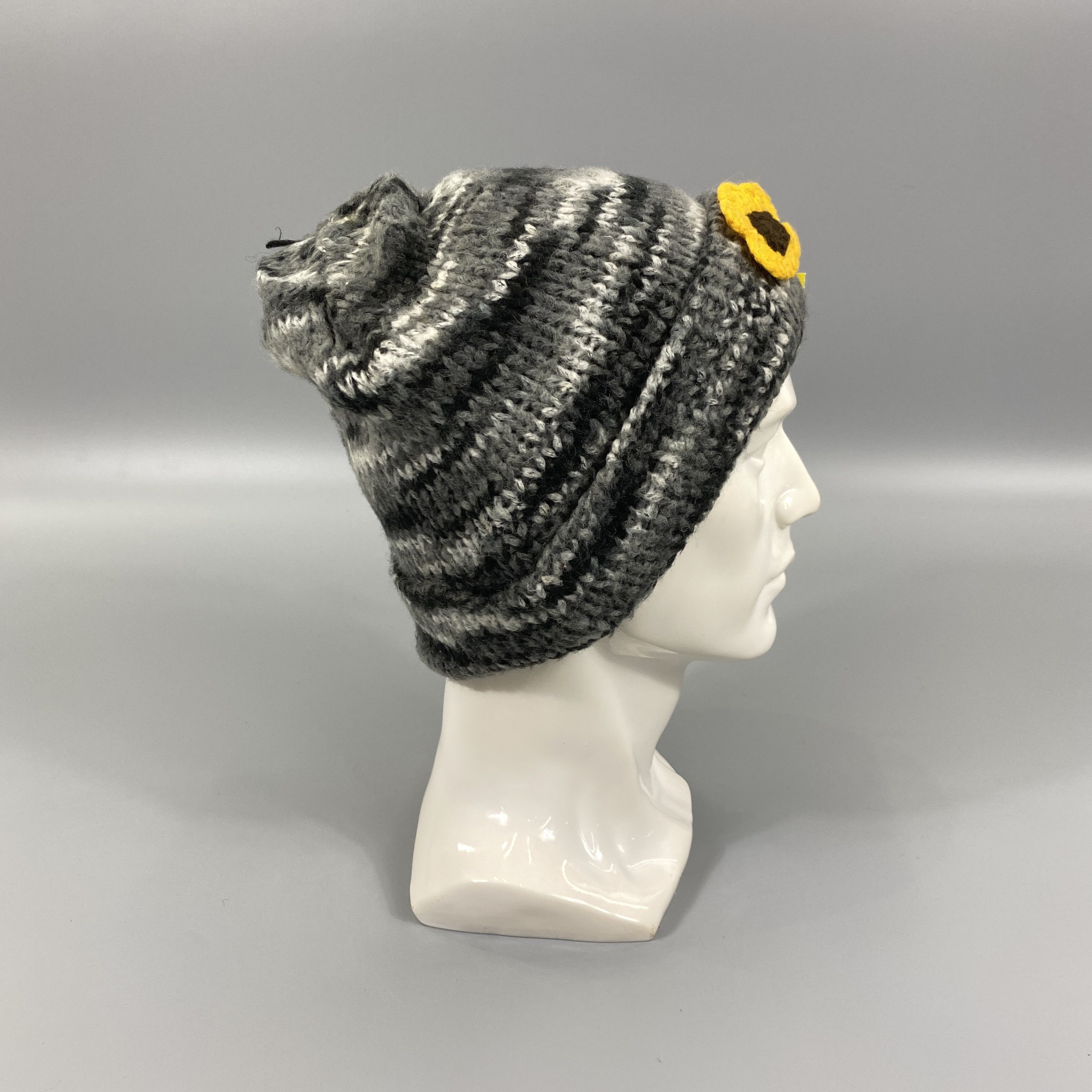 Japanese Brand Flower Knitted Beanie -BN796 Size ONE SIZE - 3 Thumbnail