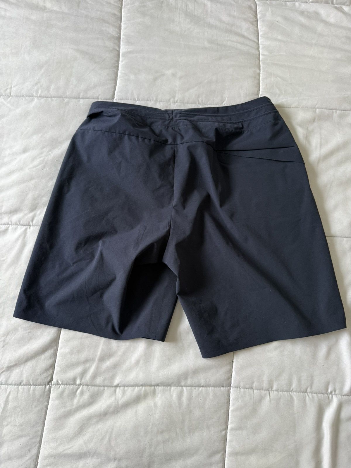 On ON Cloud Hybrid Shorts Navy Size US 34 / EU 50 - 2 Thumbnail