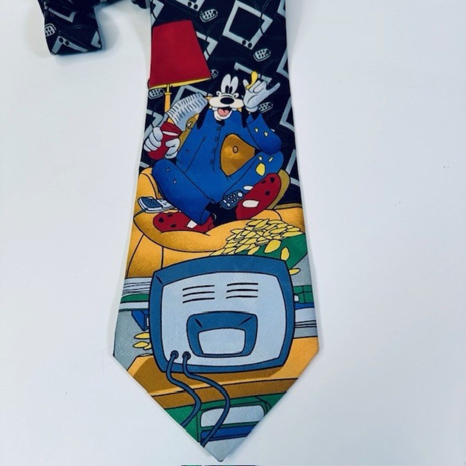 Disney Micky Unlimited Disney Men's Neck Tie Goofy Gaming Polyester Size ONE SIZE - 2 Thumbnail