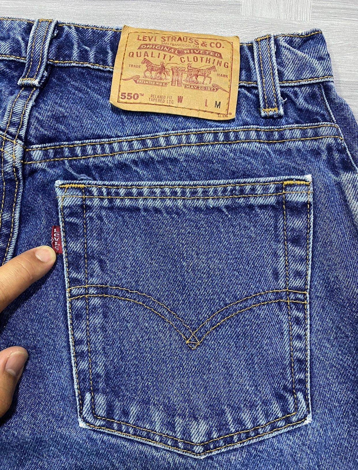 Levi's Vintage Levi’s 550 Relaxed Fit Tappered Leg Denim Jeans Size US 30 / EU 46 - 4 Thumbnail