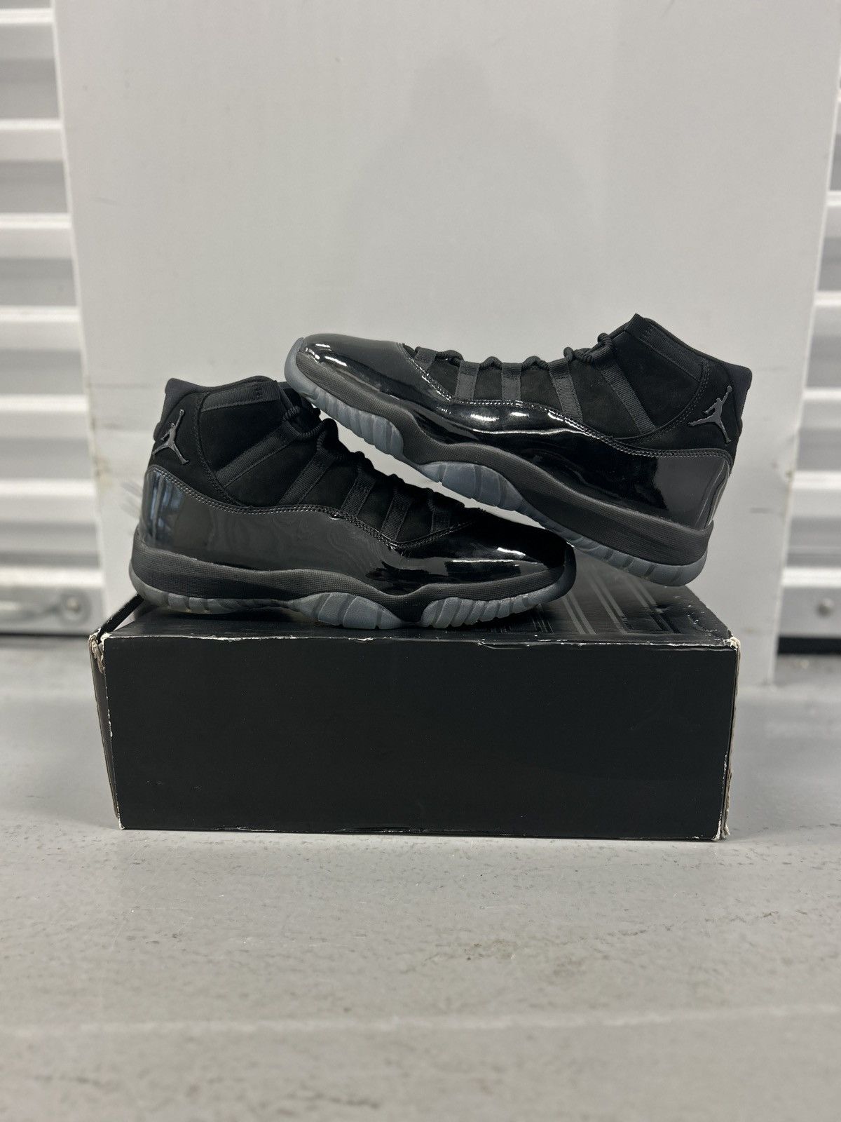 Jordan Brand Jordan 11 Cap & Gown Size 11 Size US 11 / EU 44 - 1 Thumbnail