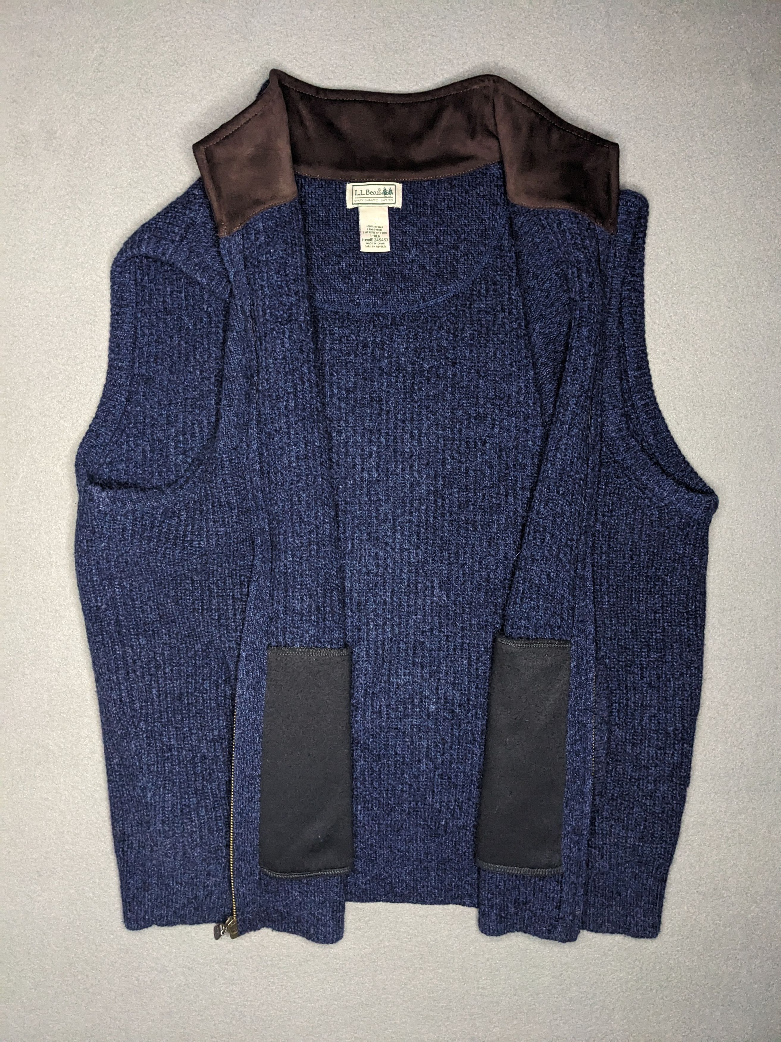 L.L. Bean LL Bean Waterfowl Vest Large Navy Blue Merino Lambswool Size US L / EU 52-54 / 3 - 5 Thumbnail