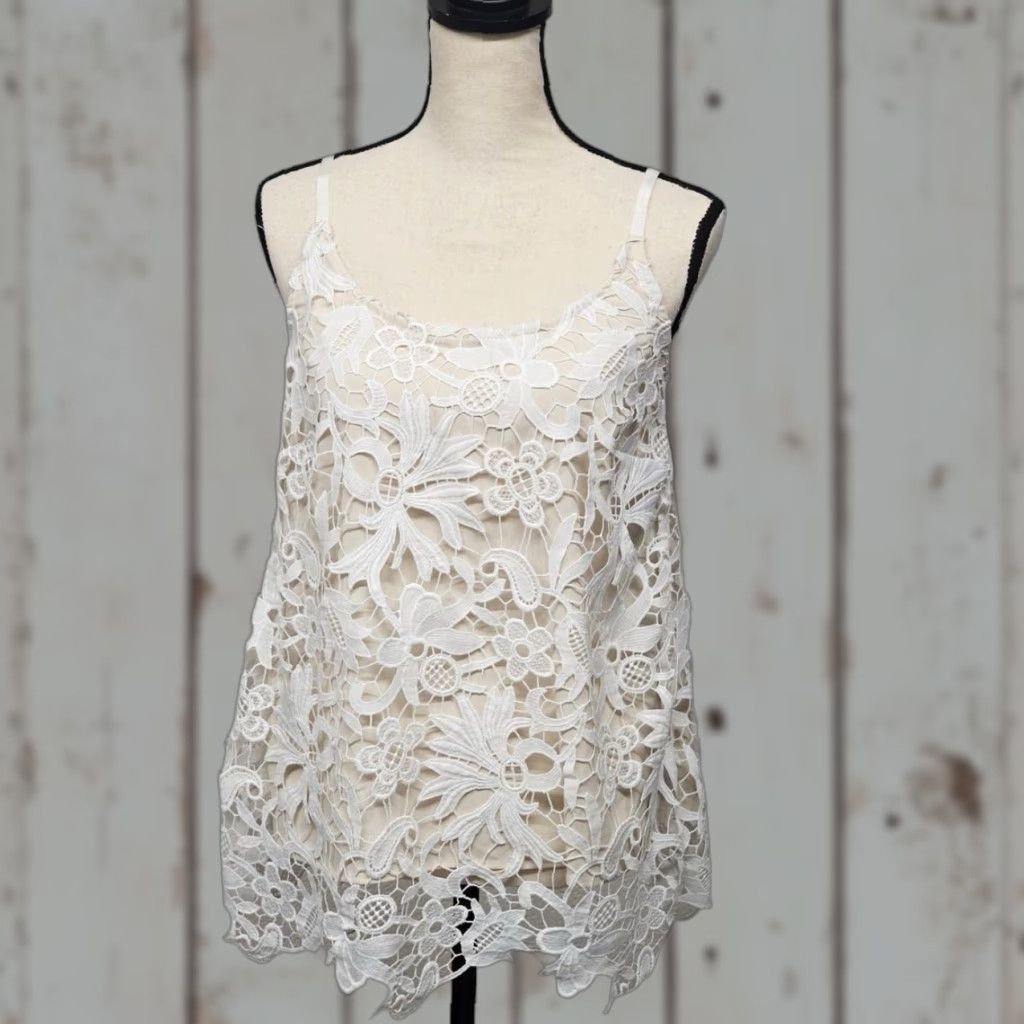 Vintage CAbi Blouse Tank Top Ivory Lace Overlay Sleeveless Women’s XS Tan Ivory Crochet Lace Blouse Womens XS Size XS / US 0-2 / IT 36-38 - 1 Thumbnail
