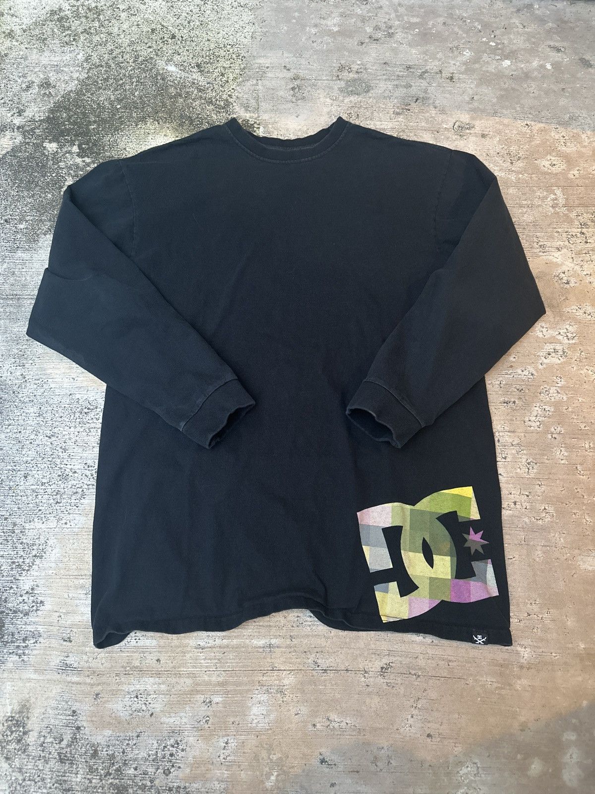 DC × Vintage Vintage 90s Dc skateboarding Black Longsleeve Tshirt Size US XL / EU 56 / 4 - 1 Thumbnail