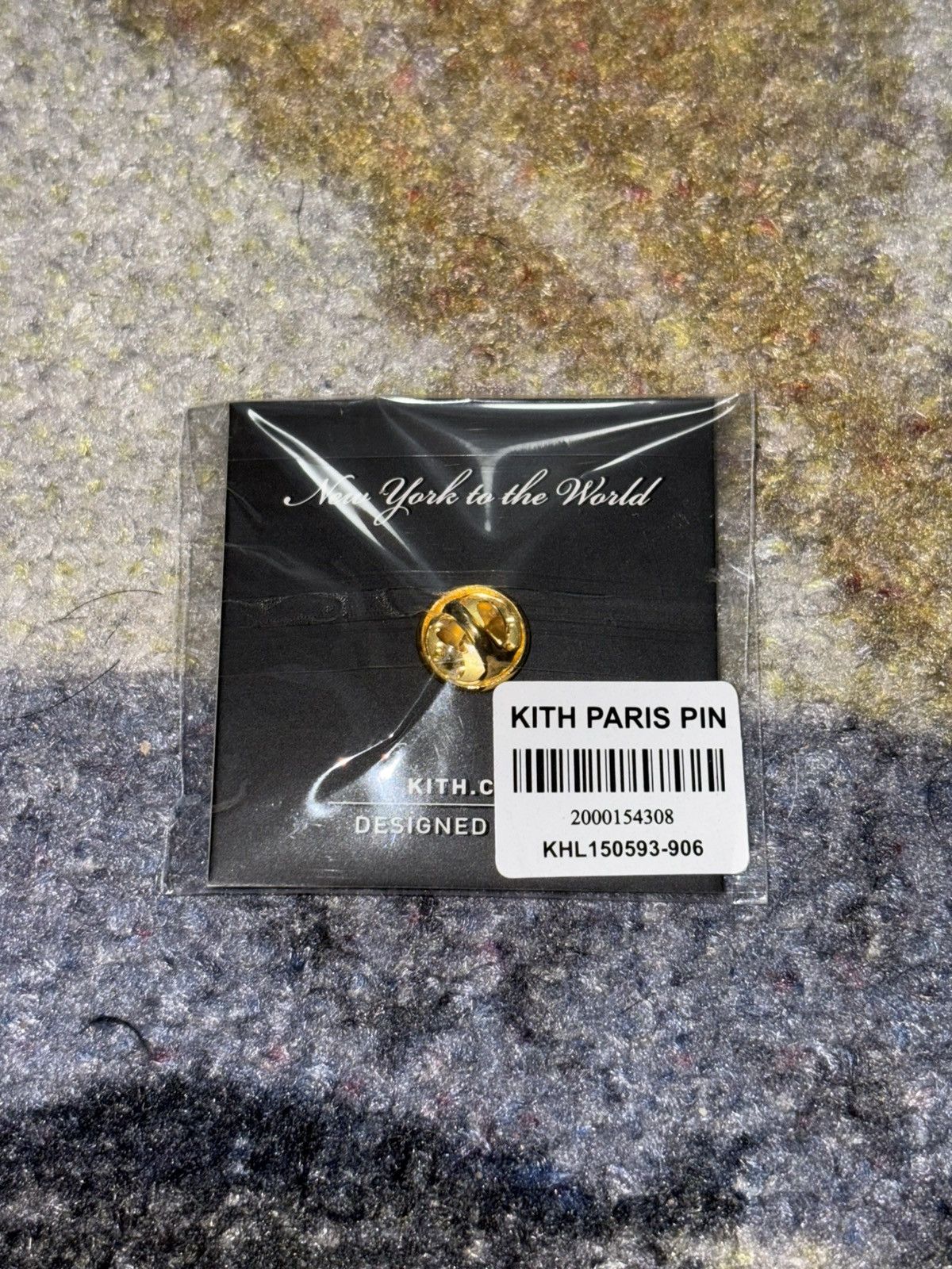 Kith Kith Paris Flag Logo Instore Exclusive Pin Size ONE SIZE - 2 Thumbnail