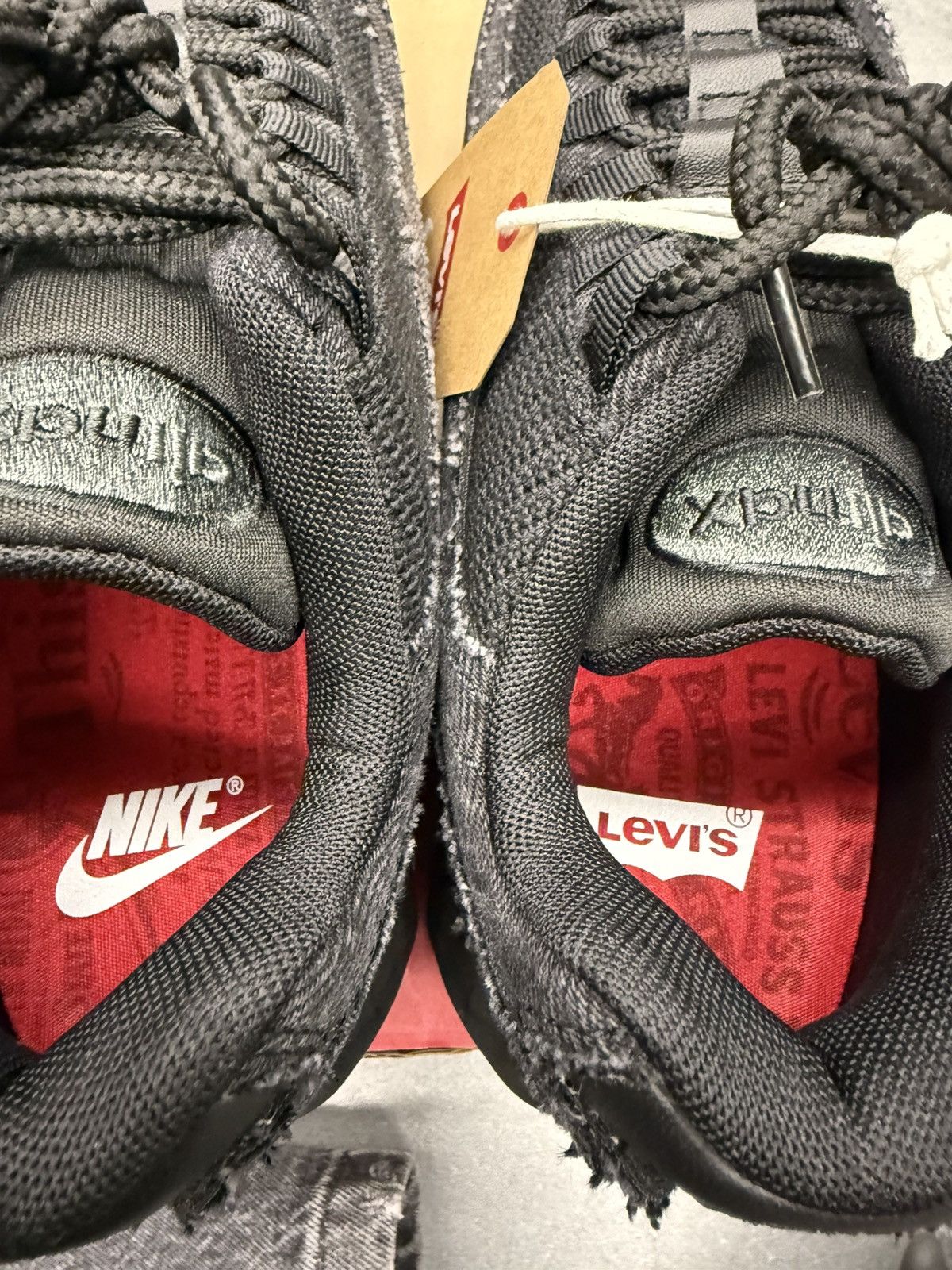 Levi's × Nike 2025 Nike Air Max 95 OG Levis Black Size US 9 / EU 42 - 8 Thumbnail