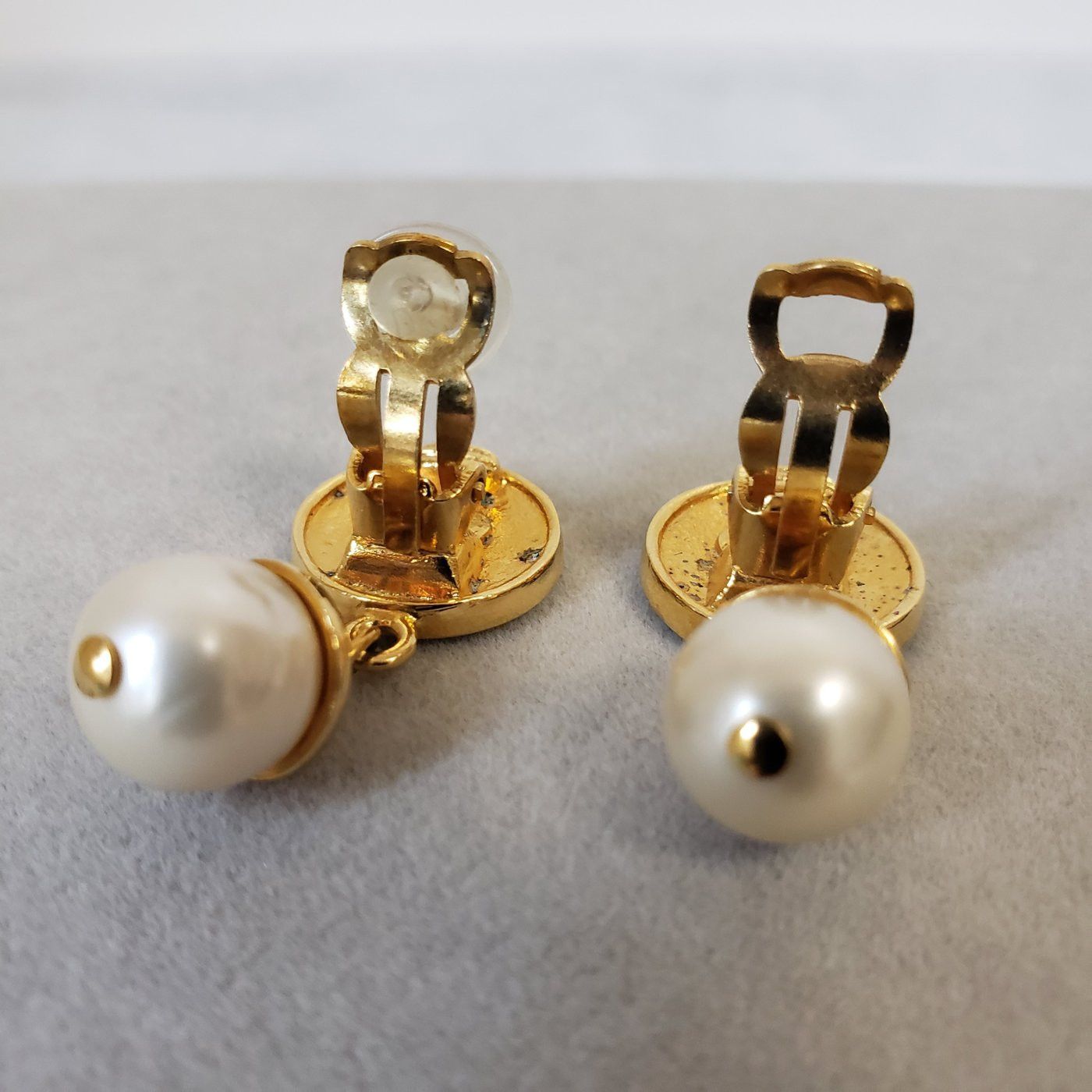 Chanel Chanel Paris CC Faux Pearl Dangle Clip On Size ONE SIZE - 14 Thumbnail