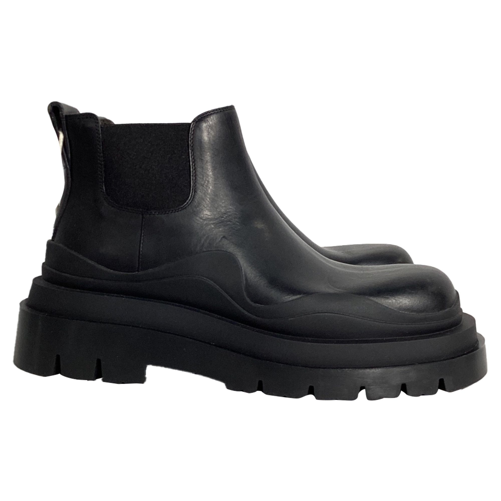 Bottega Veneta Bottega Veneta Tire Ankle Chelsea Boots in Black Calf Leath Size US 8.5 / IT 38.5 - 1 Thumbnail
