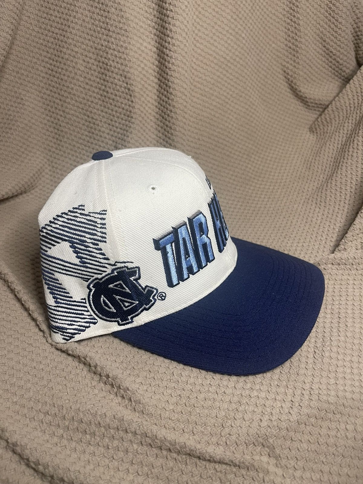 Vintage authentic Sports Specialties Carolina Tarheels snapback hat