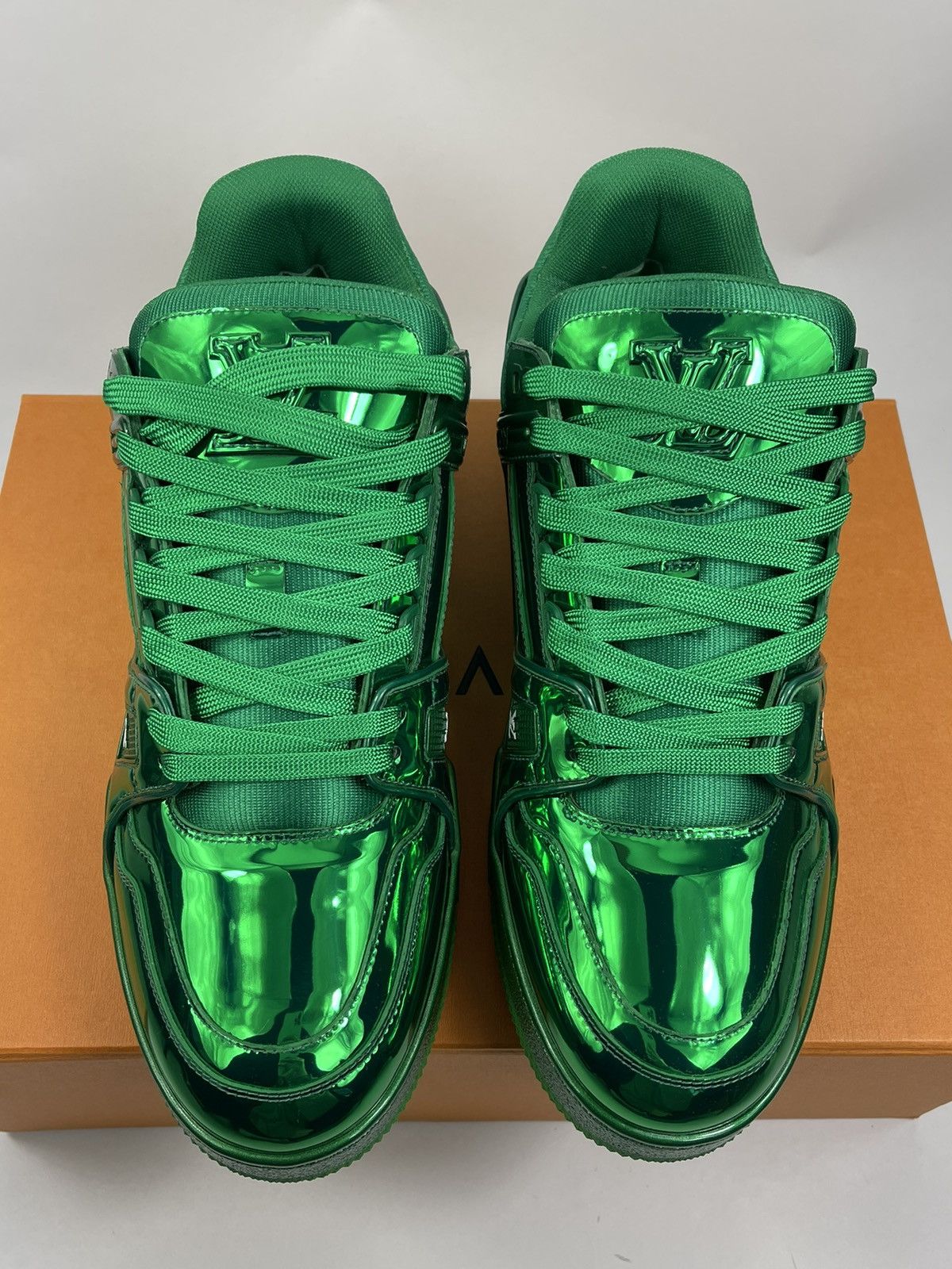 Louis Vuitton PATENT GREEN SNEAKERS RARE Size US 9 / EU 42 - 4 Thumbnail