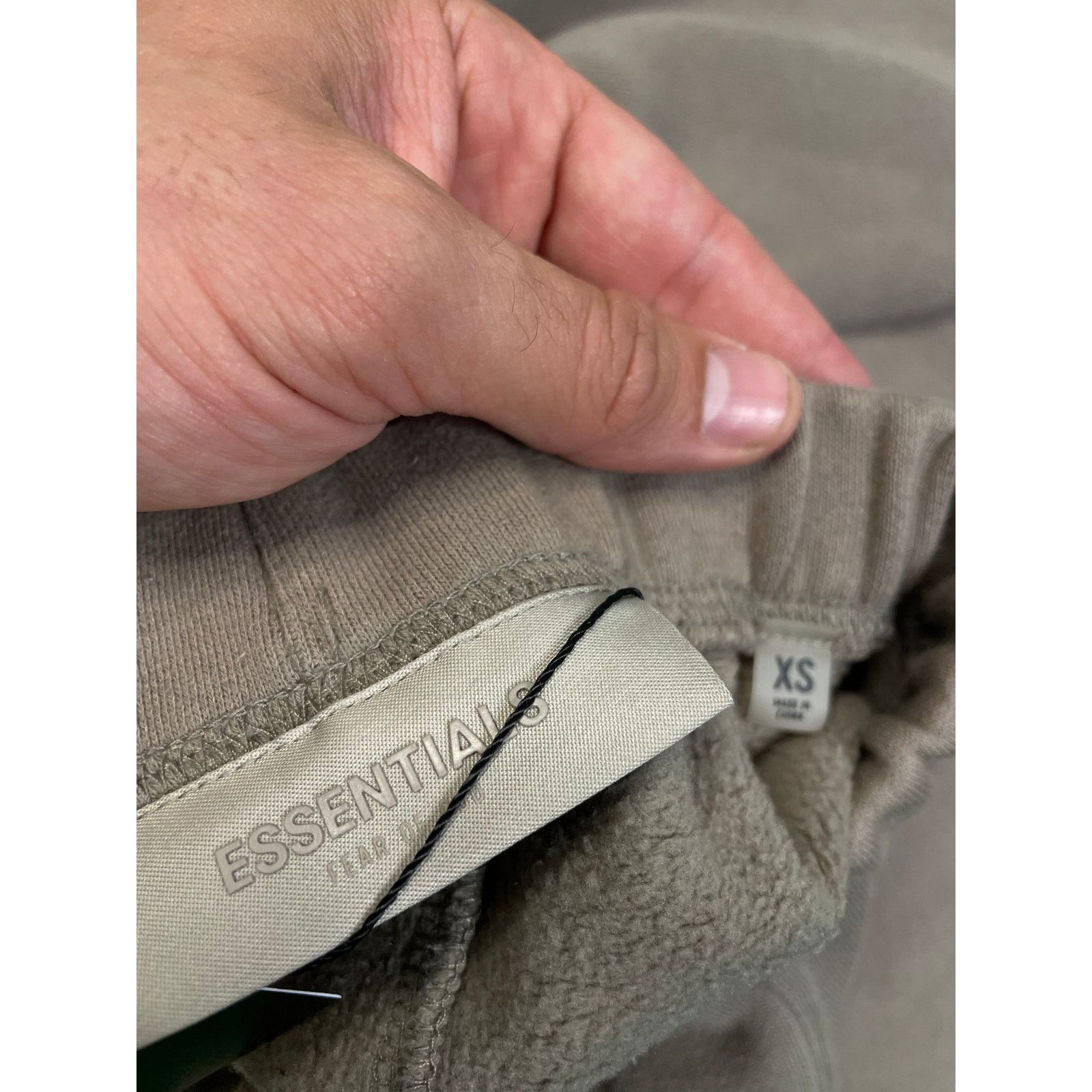 Essentials Essentials Sweats Moss XS Used Size US 28 / EU 44 - 4 Thumbnail