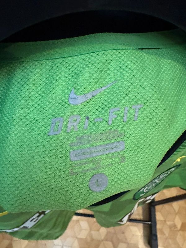 Nike × Vintage Nike Vintage Celtic Glasgow 2010 Away Jersey L Size US L / EU 52-54 / 3 - 4 Thumbnail