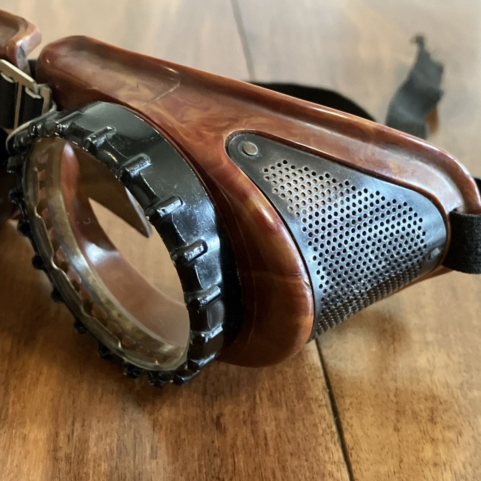 American Optical Vintage 1950s Steam Punk Motorcycle Aviator Goggles Bakelite Size ONE SIZE - 3 Thumbnail