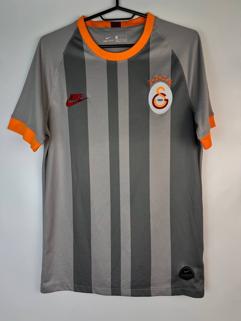 Nike 2019-20 Galatasaray Nike Third Shirt Small Size US S / EU 44-46 / 1 - 1 Thumbnail