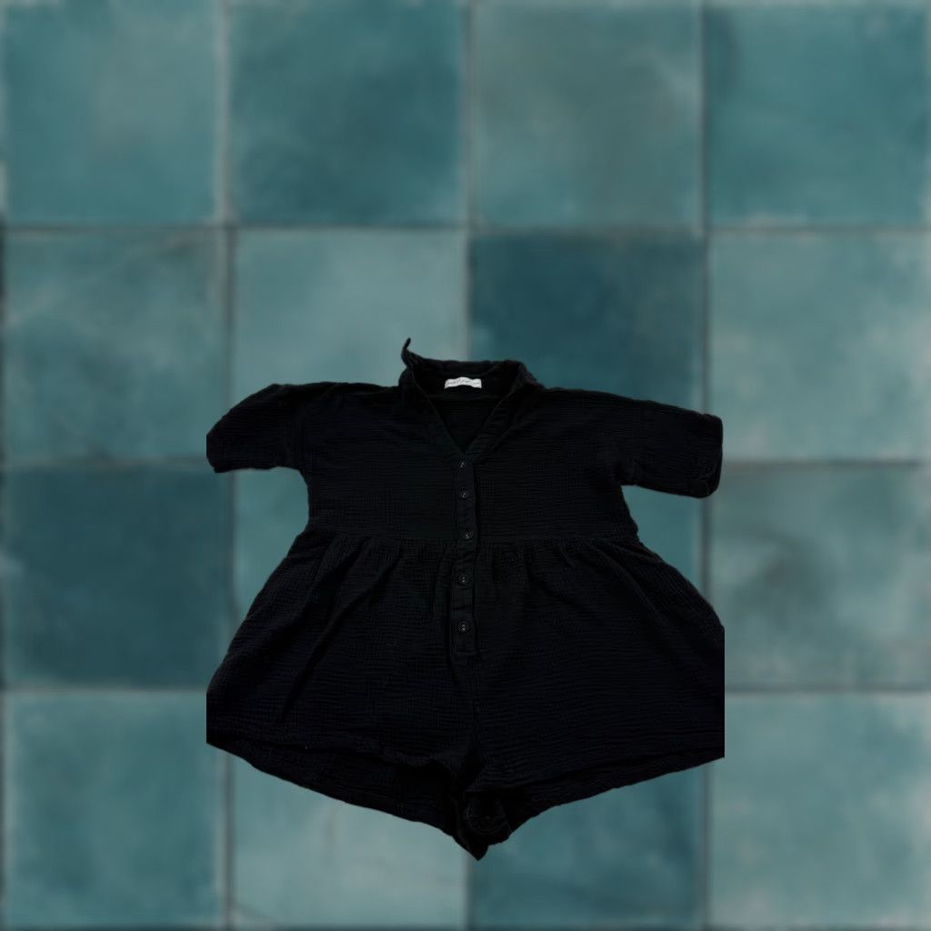 Vintage VINTAGE? Wait: Not vintage. Petal & Pup Romper Women 4 Black Gauze Button Front V-Neck Short Sleeve One-Piece 100% Cotton Women Size 27" / US 4 / IT 40 - 1 Thumbnail